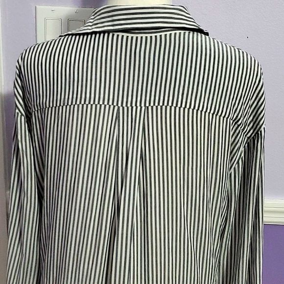Something Navy Striped Oversized Flowy Minimalist Lagenlook Button Down Shirt - Picture 5 of 10